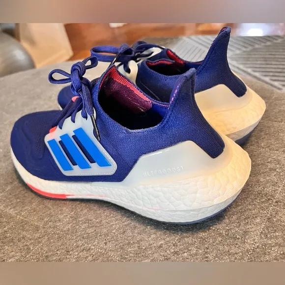 Adidas Ultraboost 22 M8 W9.5 Indigo Blue Running Sneakers Orig $190 Exc Cond