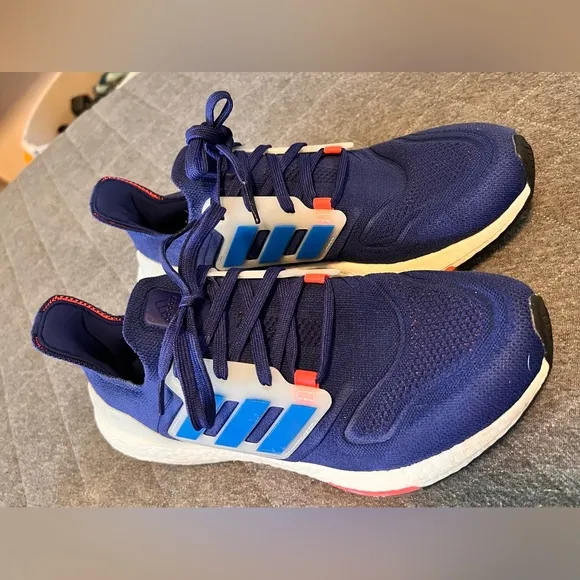 Adidas Ultraboost 22 M8 W9.5 Indigo Blue Running Sneakers Orig $190 Exc Cond