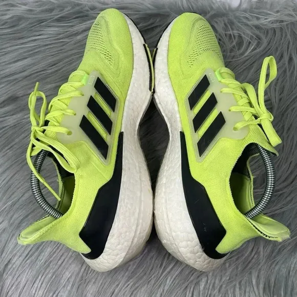 Adidas UltraBoost 22 Mens Size 11.5 Solar Yellow Black Athletic Running Sneakers