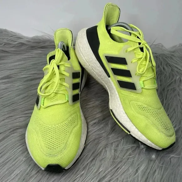 Adidas UltraBoost 22 Mens Size 11.5 Solar Yellow Black Athletic Running Sneakers