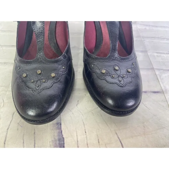 Aerosoles T- Strap Semi Circle Black Leather Upper Rivets Heels Shoes Size 11