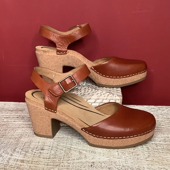 AETREX Finley NWT Size40 Cognac Babydoll Cork Platforms Arch Support Memory Foam