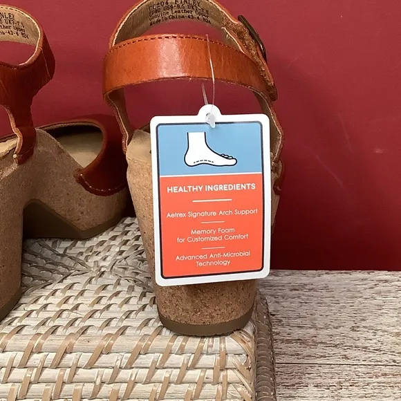 AETREX Finley NWT Size40 Cognac Babydoll Cork Platforms Arch Support Memory Foam