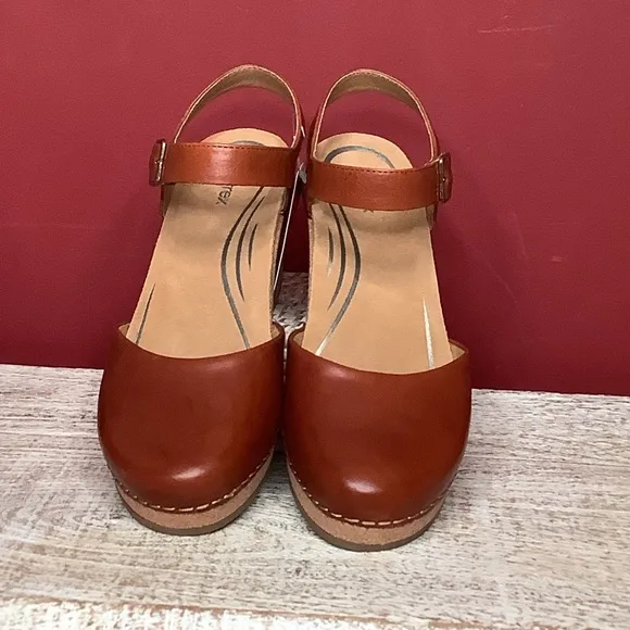 AETREX Finley NWT Size40 Cognac Babydoll Cork Platforms Arch Support Memory Foam