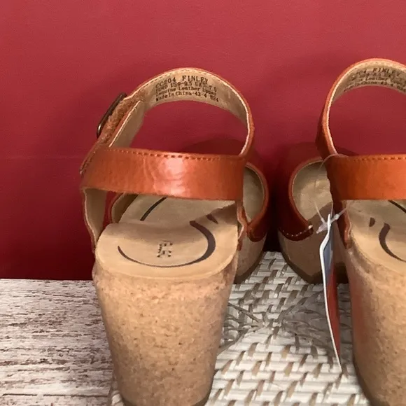 AETREX Finley NWT Size40 Cognac Babydoll Cork Platforms Arch Support Memory Foam