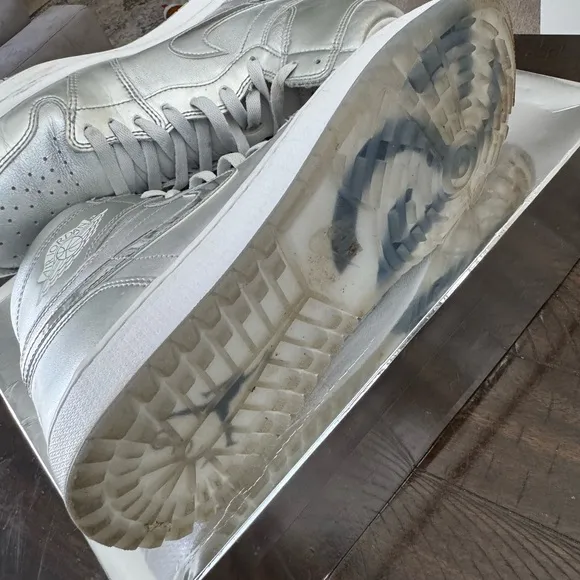 Air Jordan 1 Silver High-Top Golf