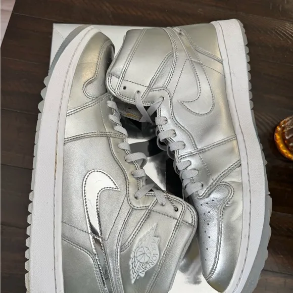 Air Jordan 1 Silver High-Top Golf