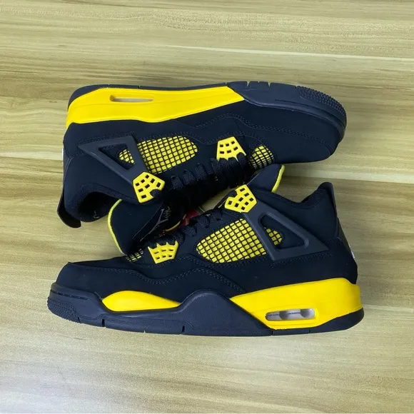 Air Jordan 4 Retro Thunder Black/Yellow Sneakers Size M7.5/ W9 (Pre-owned)