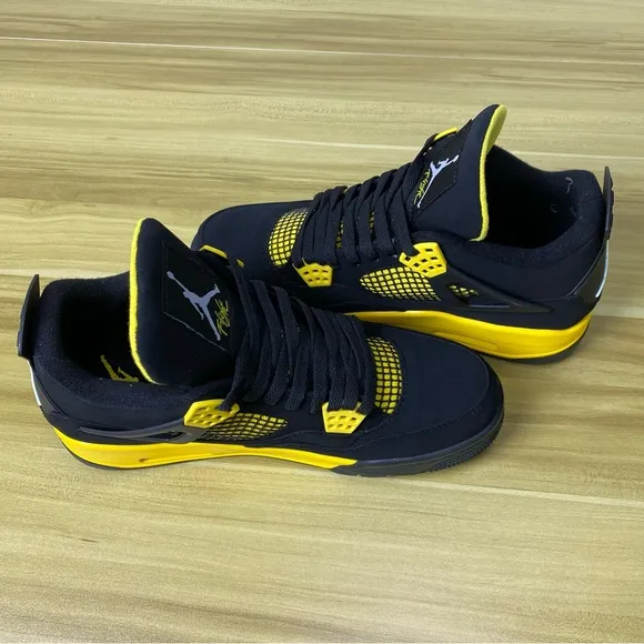 Air Jordan 4 Retro Thunder Black/Yellow Sneakers Size M7.5/ W9 (Pre-owned)