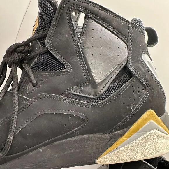 Air Jordan True Flight Basketball Shoes Black Gold Athletic‎ Sneakers Size 11