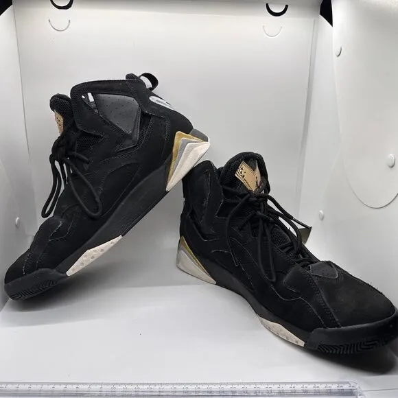 Air Jordan True Flight Basketball Shoes Black Gold Athletic‎ Sneakers Size 11