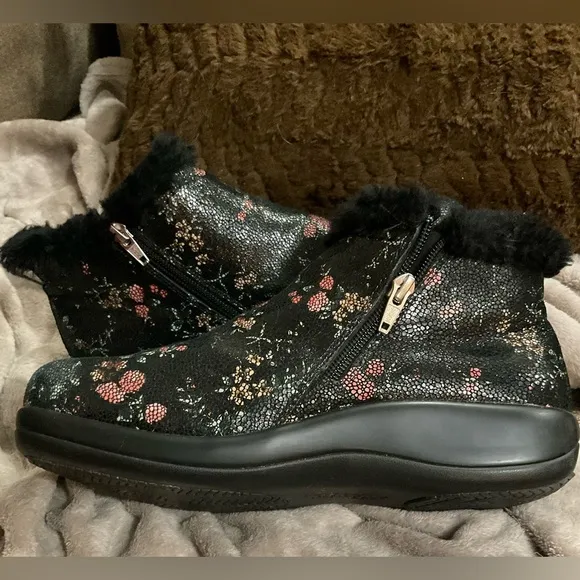 Alegria: Women “Meri Sweetie Pie” black floral ankle booties zipper on side.
