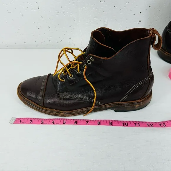 Allen Edmonds Men’s size 10 Normandy Brown Leather Cap Toe Boots