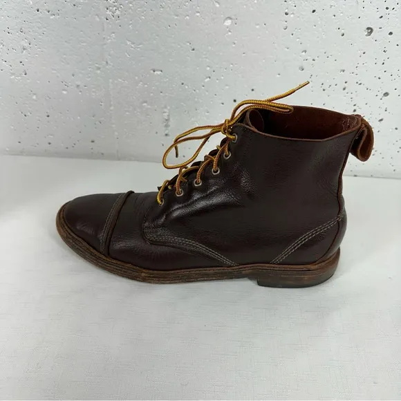 Allen Edmonds Men’s size 10 Normandy Brown Leather Cap Toe Boots