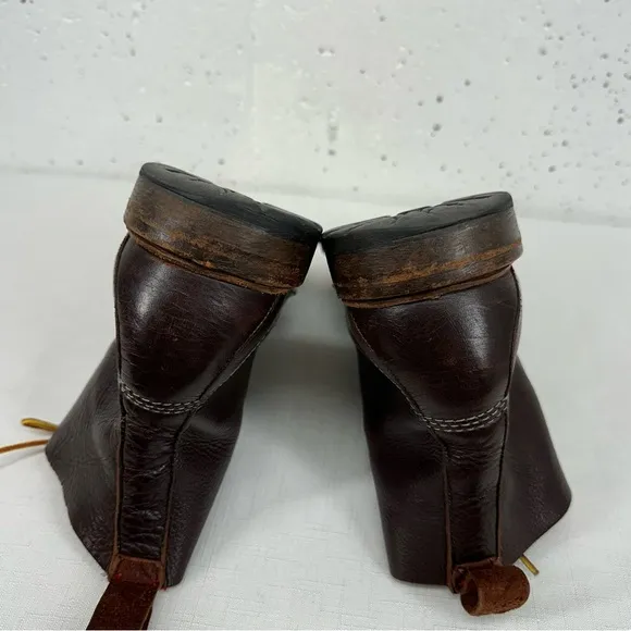 Allen Edmonds Men’s size 10 Normandy Brown Leather Cap Toe Boots