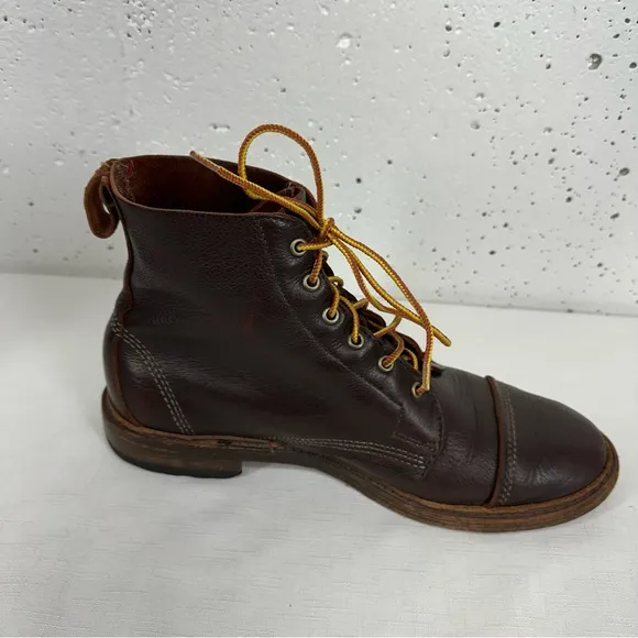 Allen Edmonds Men’s size 10 Normandy Brown Leather Cap Toe Boots
