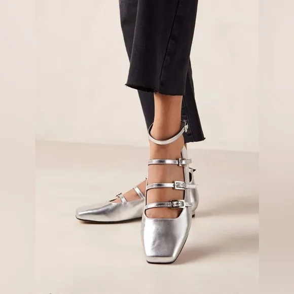 Alohas Luke Shimmer Silver Strappy Ballet Flat size 37 / 6.5