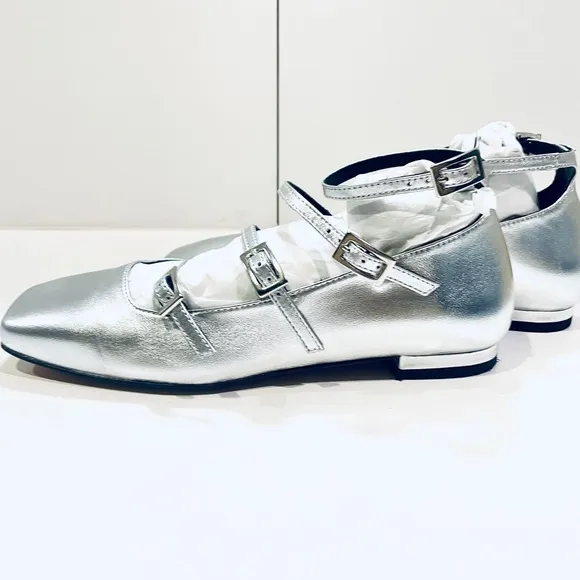Alohas Luke Shimmer Silver Strappy Ballet Flat size 37 / 6.5