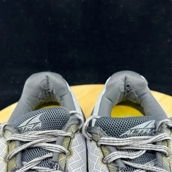 Altra Olympus 2.0 Mens Running Shoes Gray Size 9 Vibram Hiking Trail Sneakers