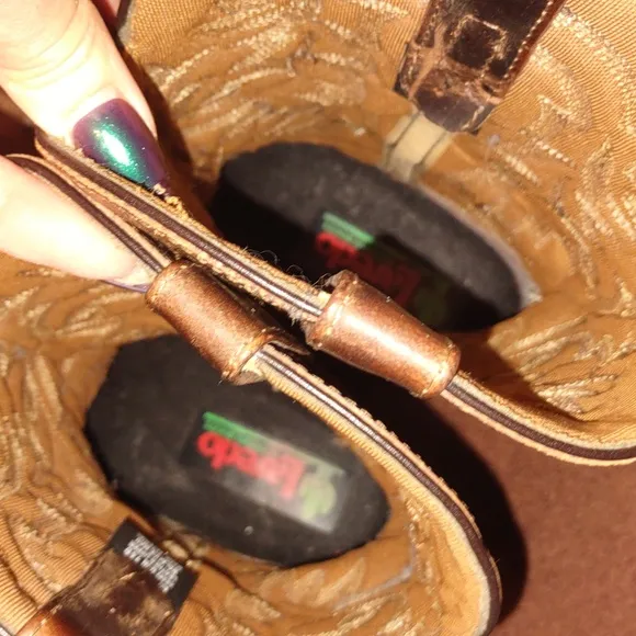 &quot;Laredo&quot; Brand. Brown Western Cowboy Boots with Intricate Stitching
