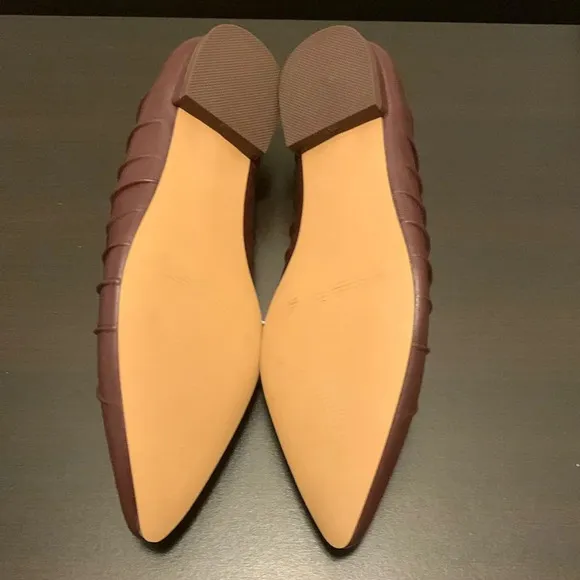 ANN TAYLOR‎ FACTORY Pointy Flat Shoes in Burgundy