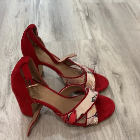 Anthropologie Red Jacquard  red block  Heel Sandals 6.5