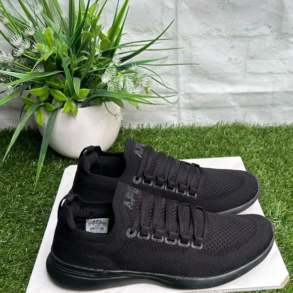 APL: Athletic Propulsion LabsTechLoom Breeze Sneakers black/black women size7.5