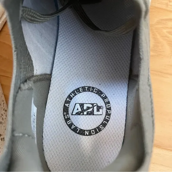 APL Techloom Breeze Running Sneakers Fatigue Pristine Speckle Green Men’s Size 9