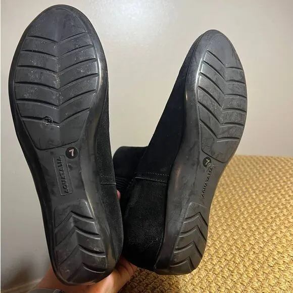 Aquatalia Black Weatherproof Suede Versus Ankle Boots/Booties Sz. 7