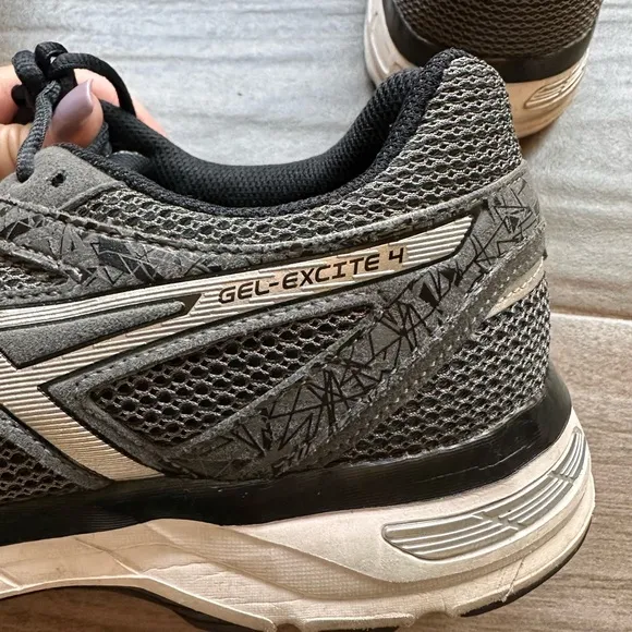 ASICS Gel-Excite 4 Men’s Size 10.5
