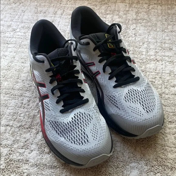 Asics Gel-Kayano 26 White and Black Athletic Shoes