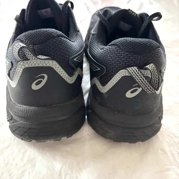 ASICS Gel Venture 8 Black running Sneakers SZ 9.5 NWOT