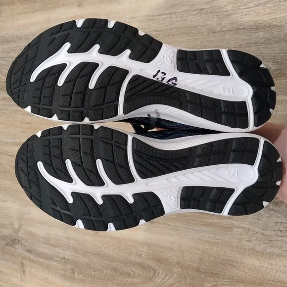 Asics Women's Black/Charcoal Gray Athletic Shoes Size 8.5  ❇️♦️Like NEW!!!♦️❇️