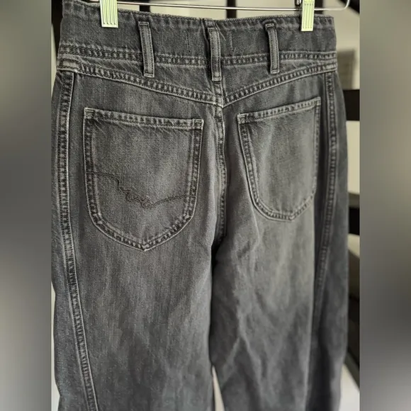 Aster Straight Leg Jeans NWOT ridge grey