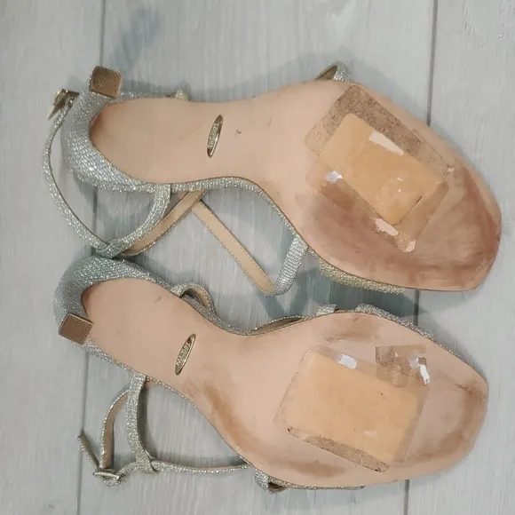 Badgley Mischka Womens Ebiza Metallic Heels Sandals Shoes sz 7