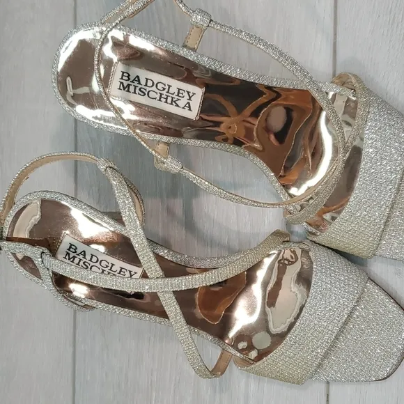 Badgley Mischka Womens Ebiza Metallic Heels Sandals Shoes sz 7