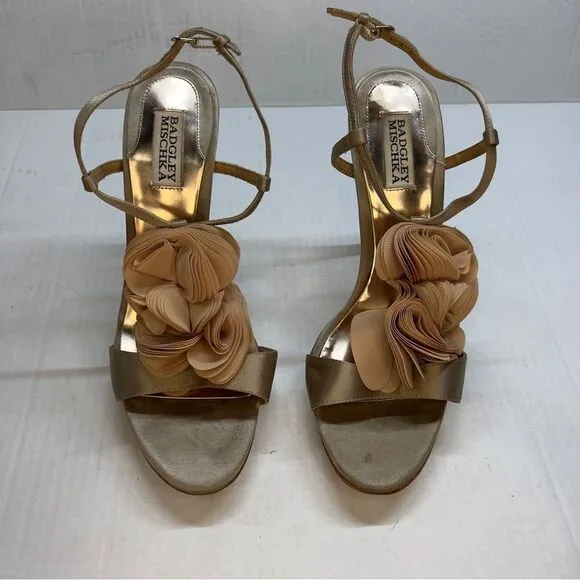 BADGLEY MISCHKA Randee Nude CHAMPAGNE RAW SATIN RUFFLE SANDALS, 10