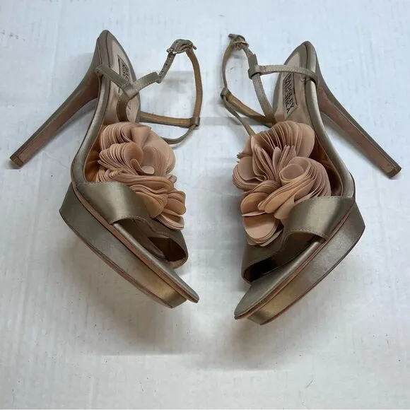 BADGLEY MISCHKA Randee Nude CHAMPAGNE RAW SATIN RUFFLE SANDALS, 10