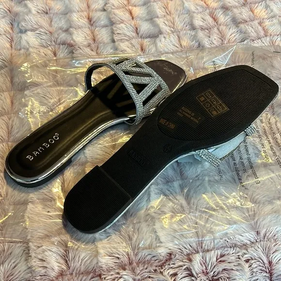 BAMBOO slide on Beautiful Shoes size 7
