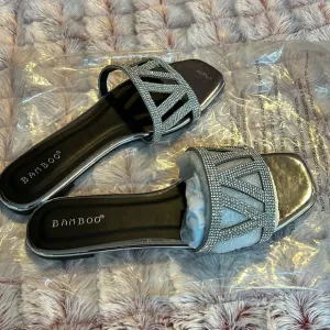 BAMBOO slide on Beautiful Shoes size 7