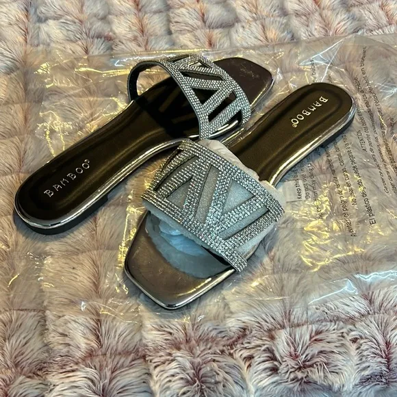 BAMBOO slide on Beautiful Shoes size 7