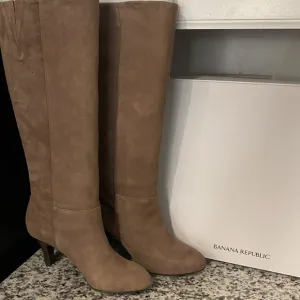 BANANA REPUBLIC Paisley Cocoa Brown Knee High Leather Boots Sz 7.5 Style 779392