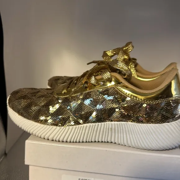 BELOS memory foam shoes new in the box size 6. Beautiful gold sequins.