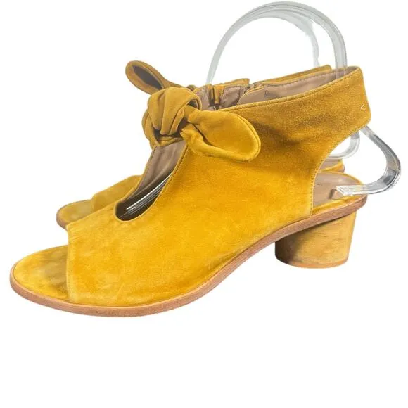 Bernardo Women's Sandals 7.5M Peep Toe Bow Accent Mustard Yellow Suede Leather