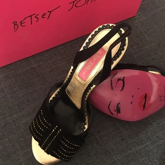 Betsy Johnson Black &amp; Gold Bow Slingback Heels NWT