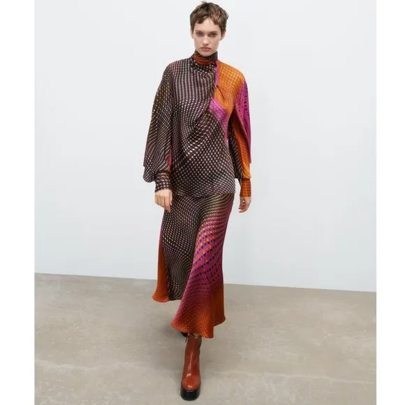 BLOGGER'S FAVE! Zara Printed Midi Skirt NWT