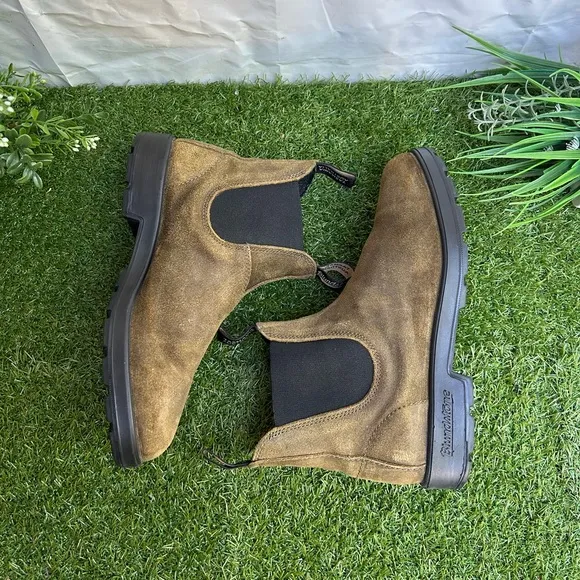 Blundstone 1615MEN'S ORIGINALSSUEDE BOOTS- DARK OLIVE Sz US 11.5  gently used