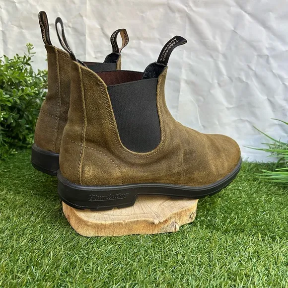 Blundstone 1615MEN'S ORIGINALSSUEDE BOOTS- DARK OLIVE Sz US 11.5  gently used