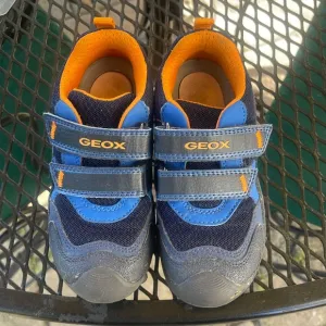 Boys hiking shoes