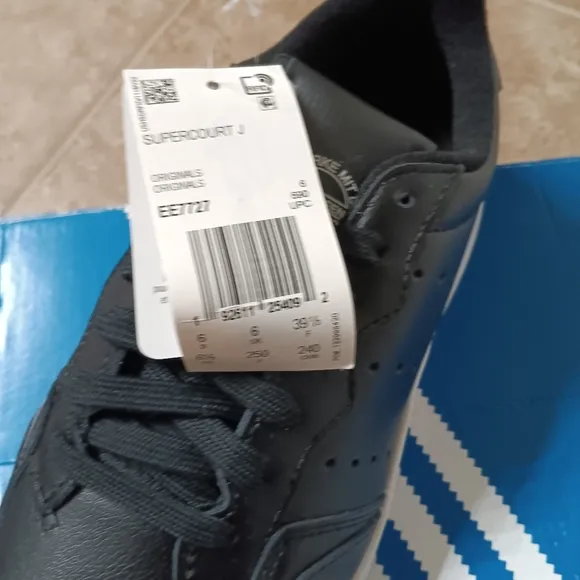 Brand NEW Adidas Originals Supercourt J 'Core Black' 6½ (7½Wo)